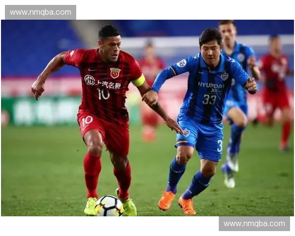 全面解析现代足球比赛规则与裁判执法细则及战术应用权威指南精编版